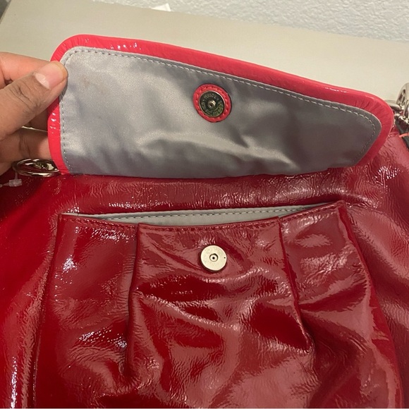 Like New/EUC Vintage Coach Poppy Patent Leather Crossbody/Shoulder Bag in Red - Picture 4 of 11